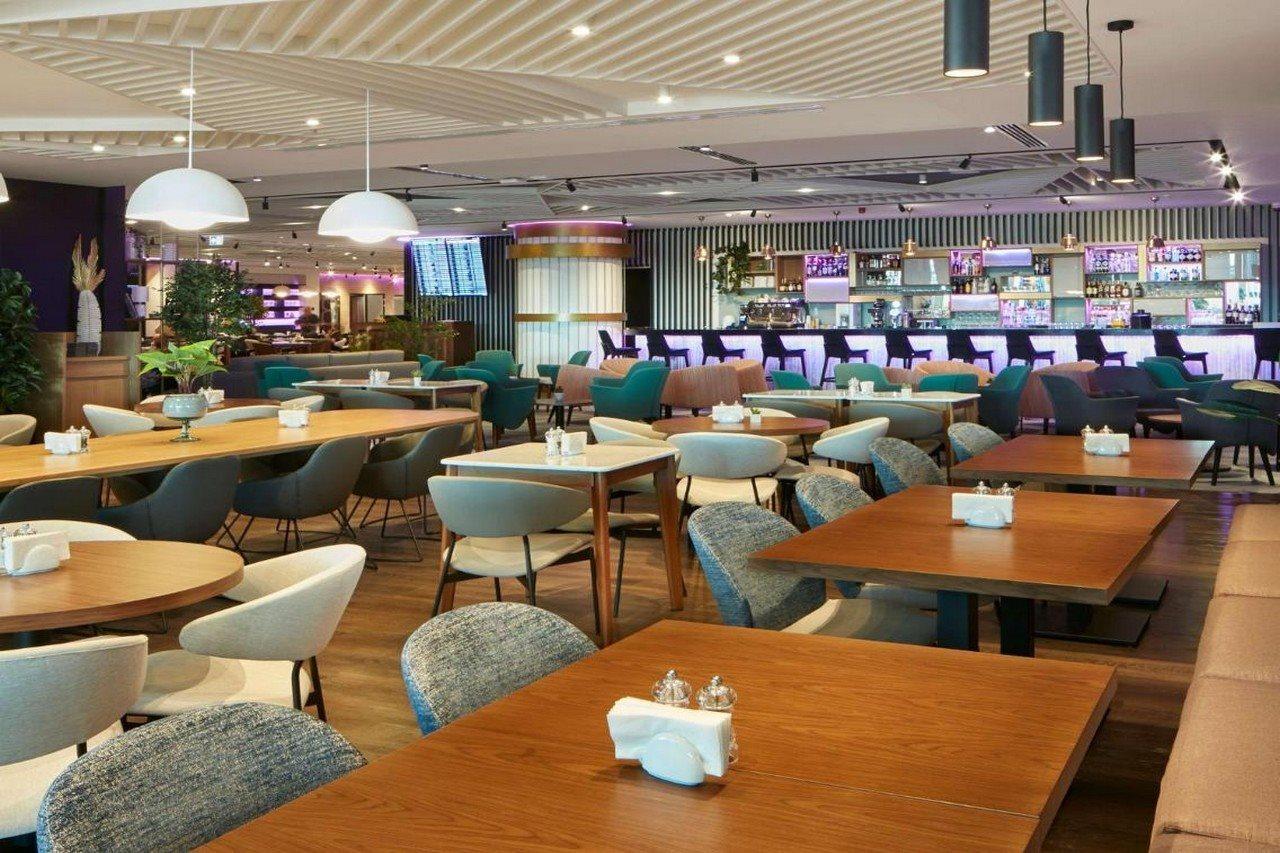 Yotelair Airport, Duty Free - International Transit Area 3*