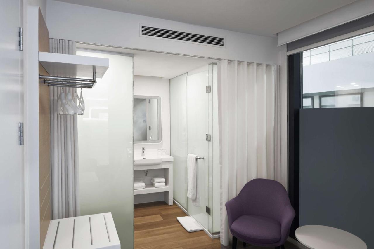 Yotelair Airport, Duty Free - International Transit Area 3* Istanboel