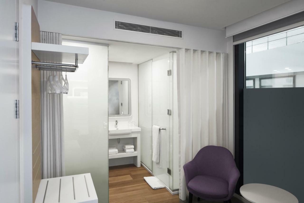 Yotelair Airport, Duty Free - International Transit Area Istanboel